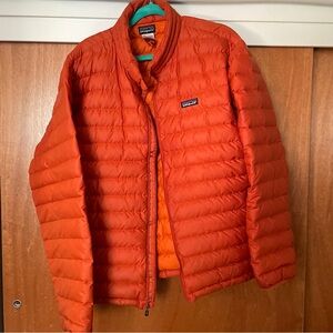 Men’s orange/ redtail rust patagonia puffer down sweater